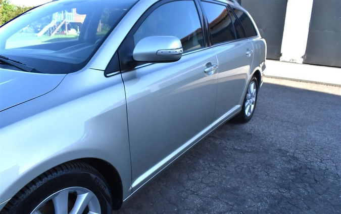 Toyota Avensis cena 18900 przebieg: 220000, rok produkcji 2006 z Elbląg małe 704